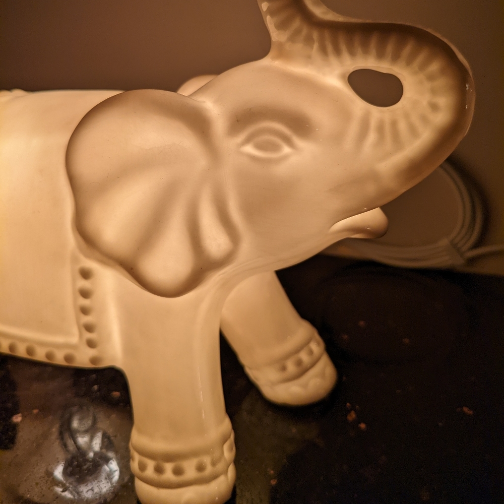 Cute Elephant Lamp 🐘